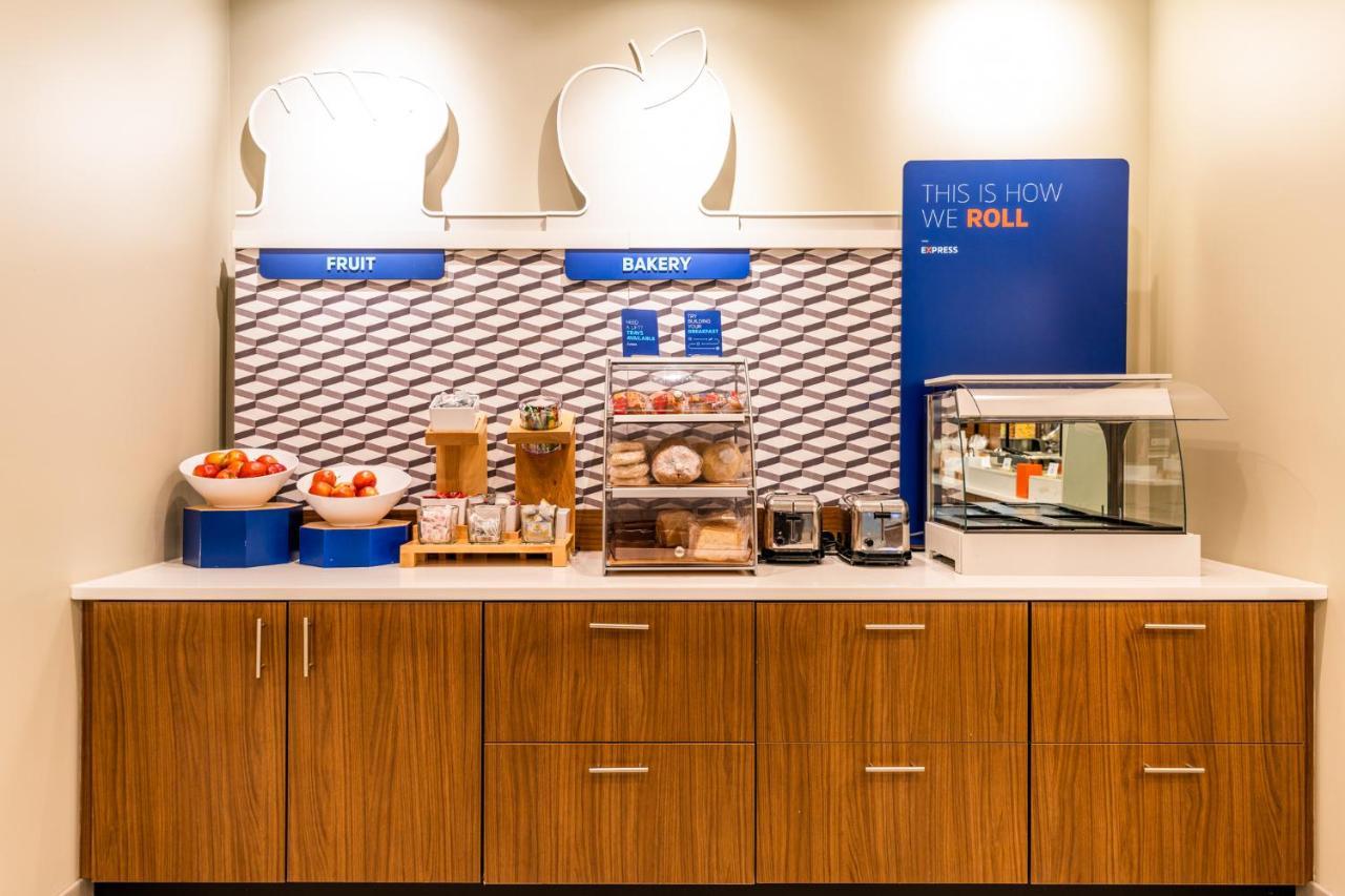 Holiday Inn Express & Suites Charlottesville By Ihg 외부 사진