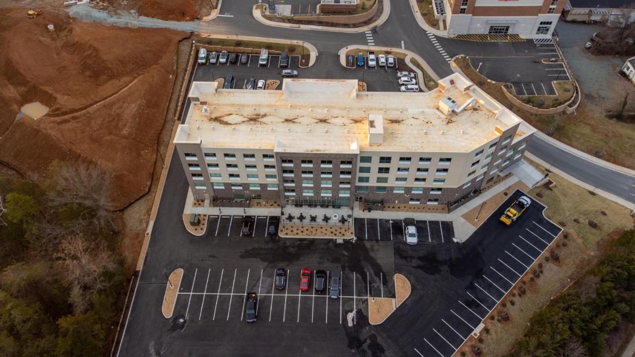 Holiday Inn Express & Suites Charlottesville By Ihg 외부 사진